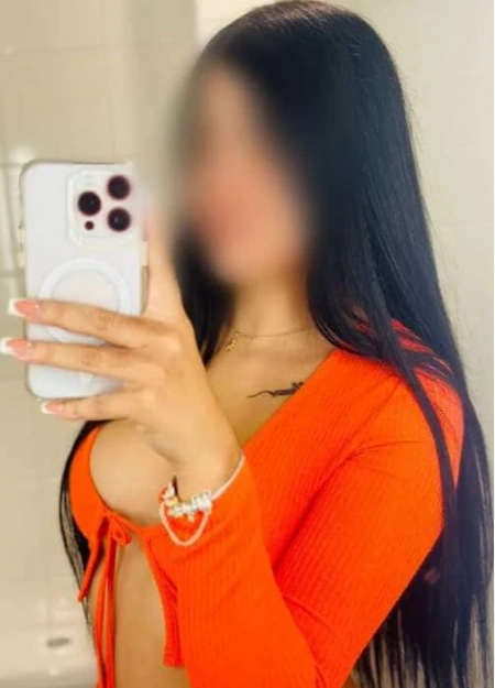 Cita exclusiva con Roxy, una de las escorts top de nuestro directorio