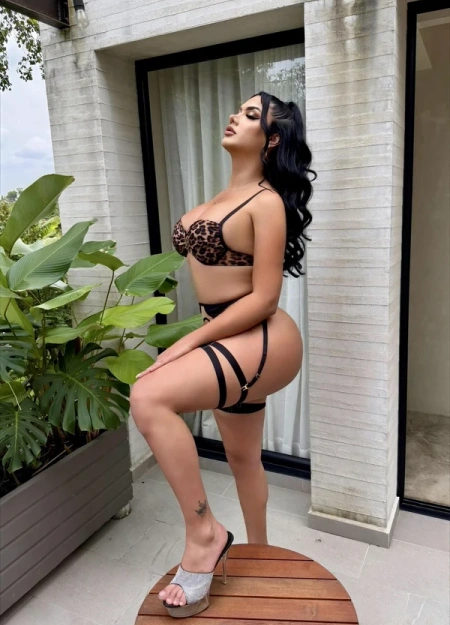 Sara sofía, chica de compañía de lujo con fotos de estudio reales