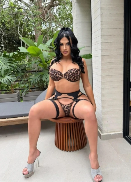 Sara sofía, chica de compañía de lujo con fotos de estudio reales