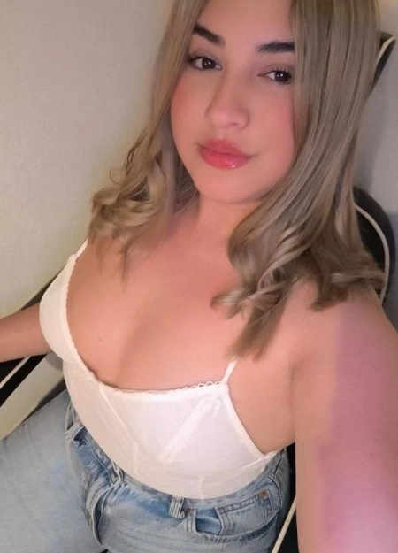 ¿Buscas una escort en Alicante? Sofía es una gran elección