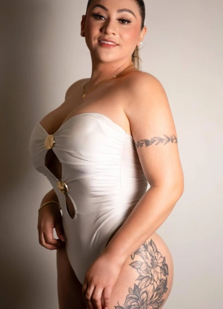 Lina es la modelo de gran belleza que estás buscando