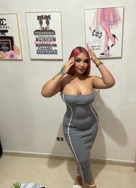 Sabrina es una chica de compañía grandes-mamas de total confianza