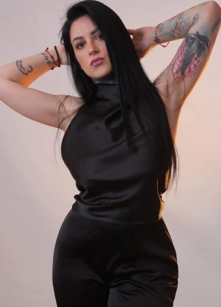 Skarlett ofrece servicios de compañía profesional con total confianza