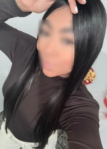 Macarena, chica de compañía de lujo con fotos de estudio reales