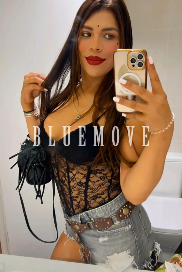 Cenas románticas, Viajes, Salidas a eventos, Salir de fiesta, Girlfriend experience, Masaje cuerpo a cuerpo, Masajes sensitivos, Masajes a domicilio, Masajes a hoteles, Fantasías y disfraces, Masaje erótico: travesti em Gijón